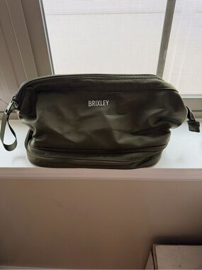 Brixley Olive Travel Toiletry Bag